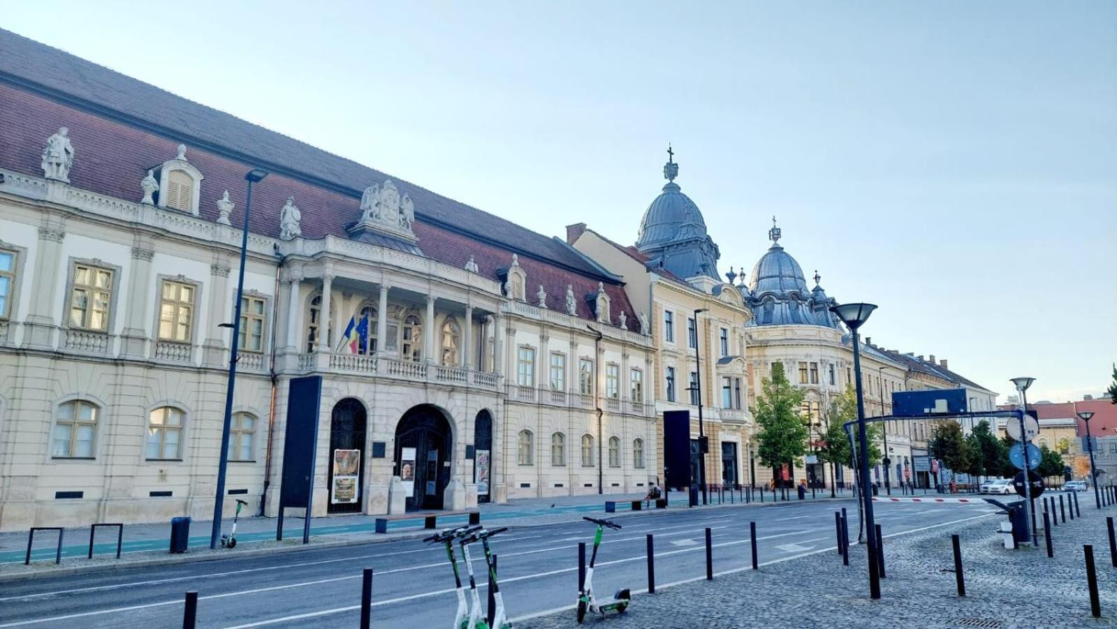 Apartament De Lux Central, P-Ta Matei Corvin Cluj-Napoca Exterior foto